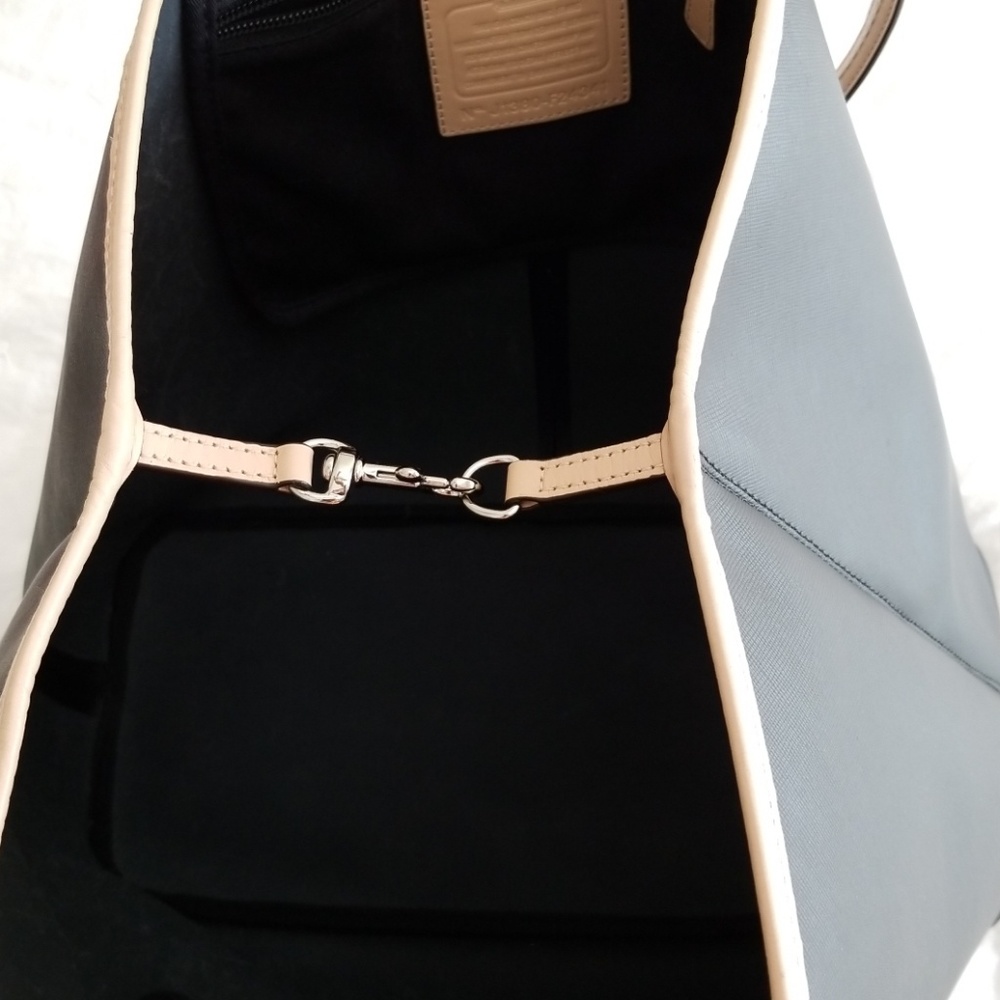 Coach purse - Picture 5 of 8